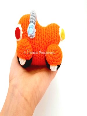 cover image of Crochet pattern little car